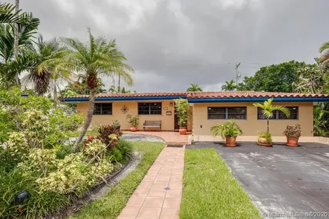 2200 SW 89th Place Miami FL 33165