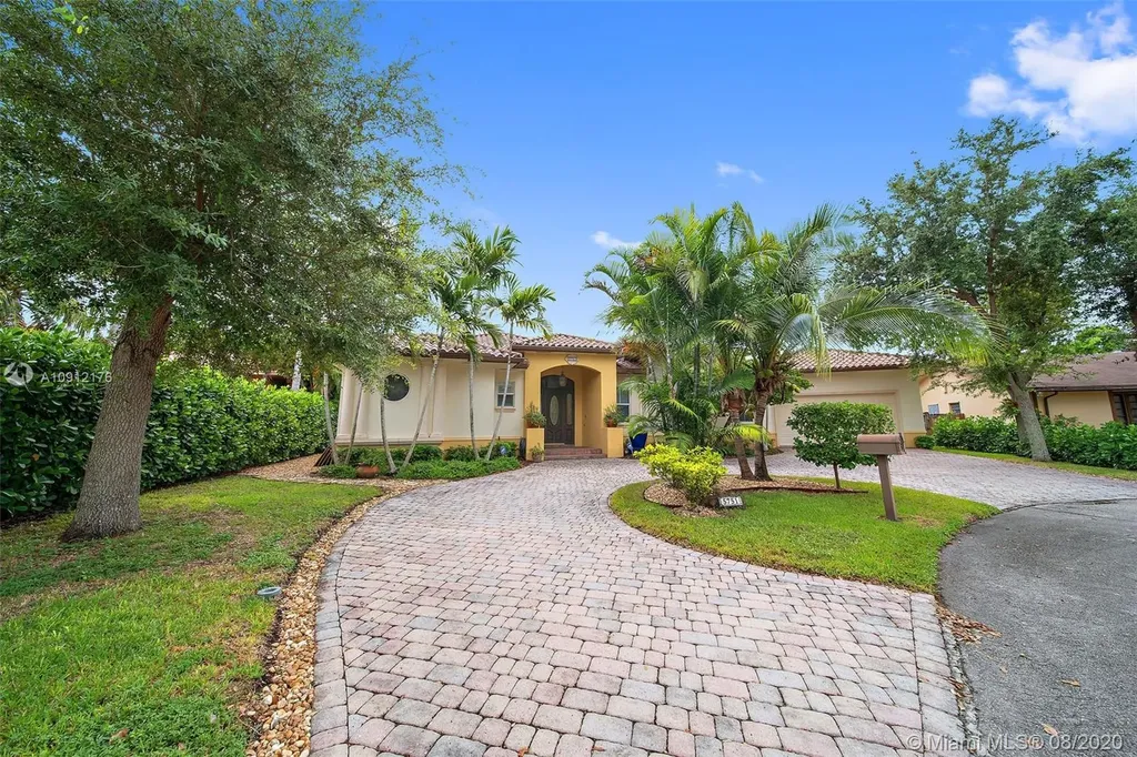 5751 SW 59th Place South Miami FL 33143