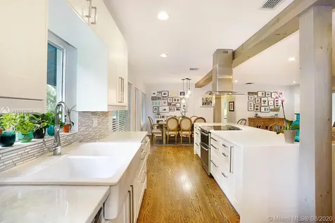 5901 SW 50th Terrace Miami FL 33155