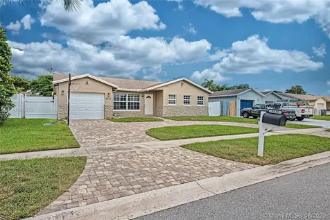 8939 SW 7th Street Boca Raton FL 33433