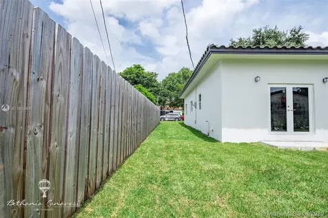 4250 SW 13th Street Miami FL 33134