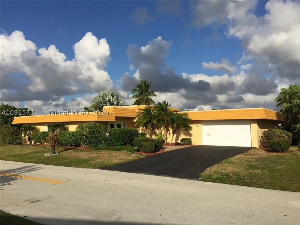 5112 Banyan Lane Tamarac FL 33319