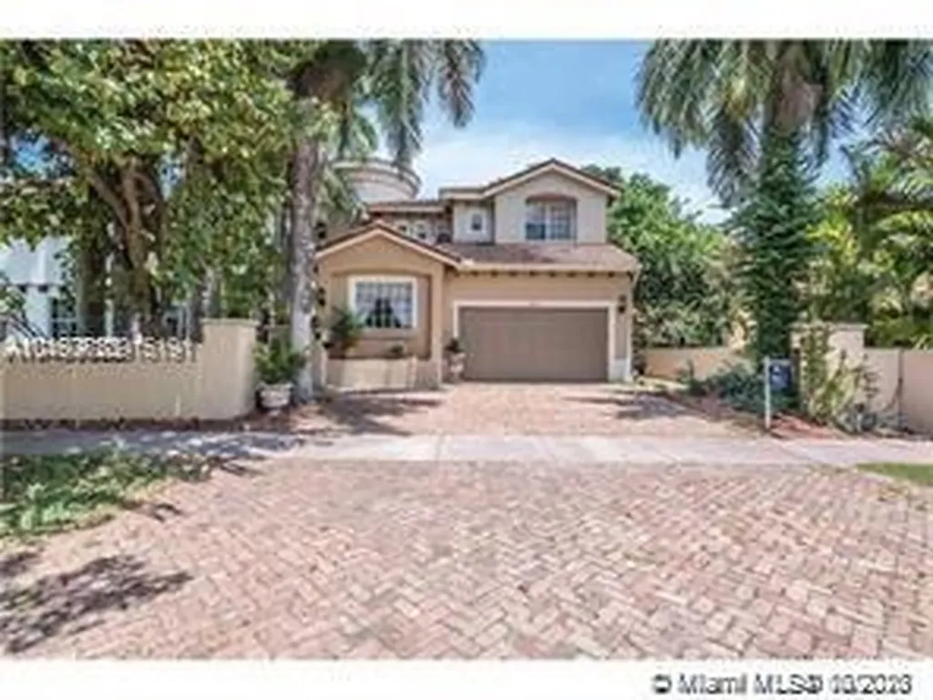 6045 La Gorce Drive Miami Beach FL 33140
