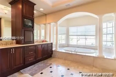 6045 La Gorce Drive Miami Beach FL 33140