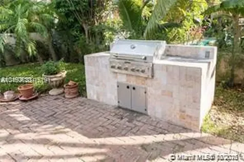 6045 La Gorce Drive Miami Beach FL 33140