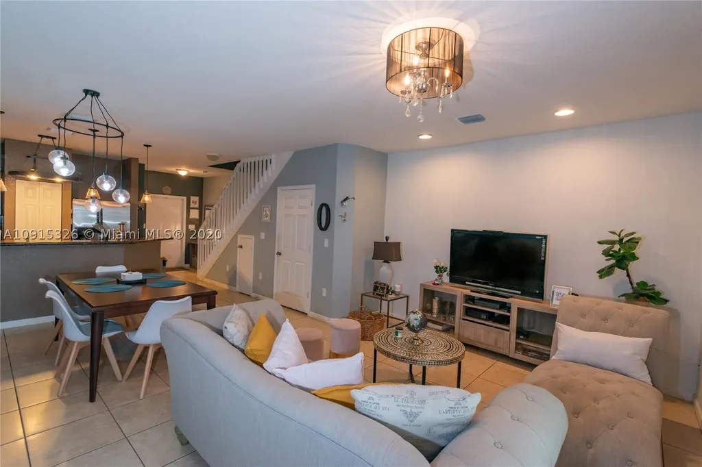 8314 Santa Monica Avenue Tamarac FL 33321