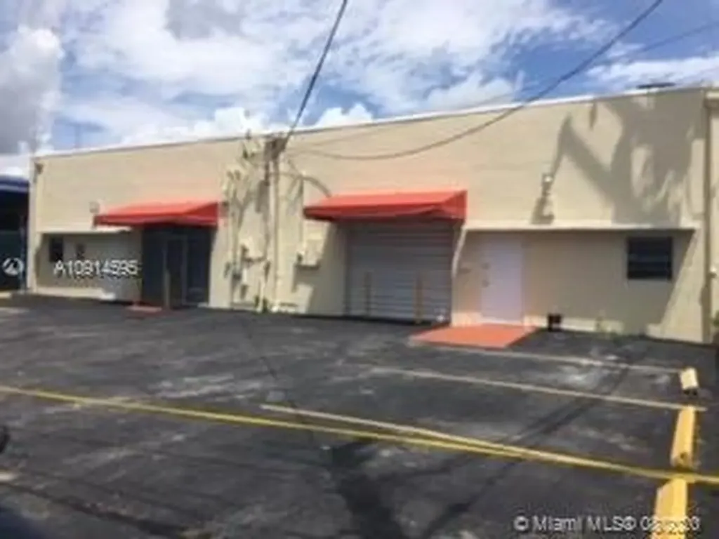 2735 NW 21st Street Miami FL 33142
