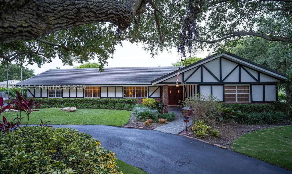 6925 SW 147th Street Palmetto Bay FL 33158