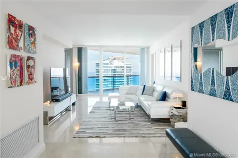 300 S Pointe Drive Miami Beach FL 33139