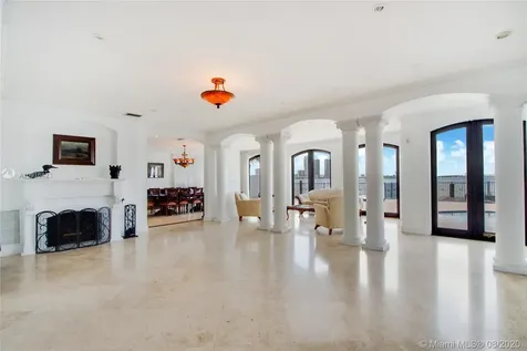 1001 N Venetian Drive Miami FL 33139