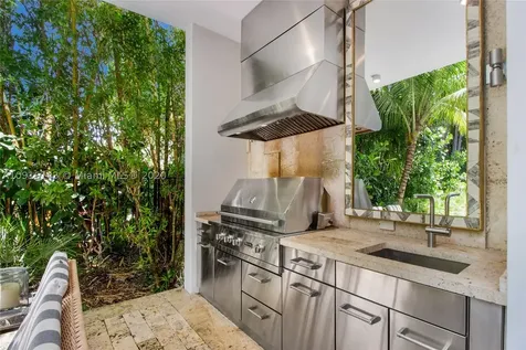 2300 Sunset Drive Miami Beach FL 33140
