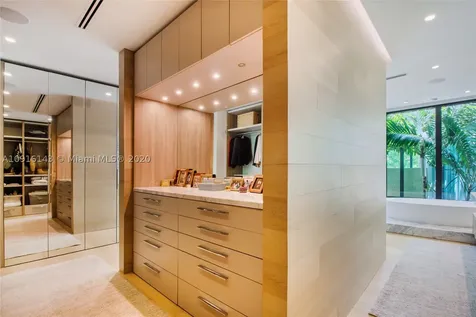 2300 Sunset Drive Miami Beach FL 33140