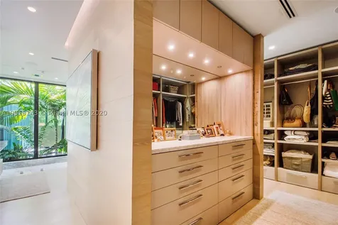 2300 Sunset Drive Miami Beach FL 33140