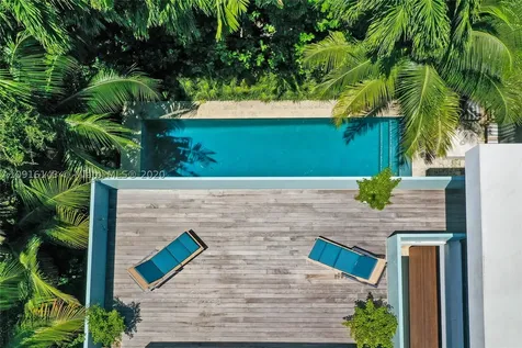2300 Sunset Drive Miami Beach FL 33140