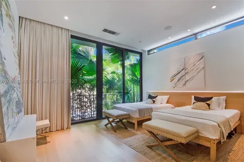 2300 Sunset Drive Miami Beach FL 33140