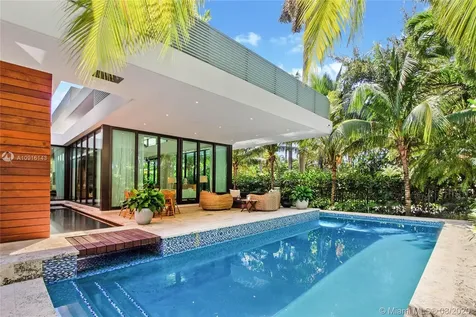 2300 Sunset Drive Miami Beach FL 33140