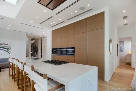 2300 Sunset Drive Miami Beach FL 33140