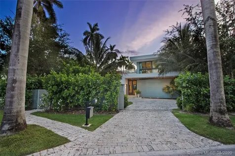 2300 Sunset Drive Miami Beach FL 33140