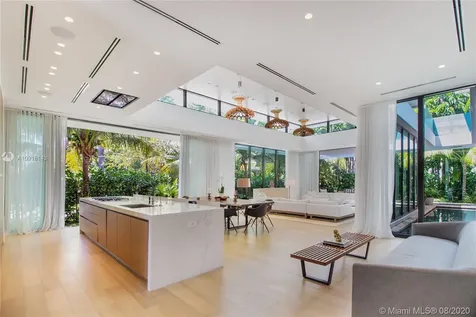 2300 Sunset Drive Miami Beach FL 33140