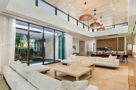 2300 Sunset Drive Miami Beach FL 33140
