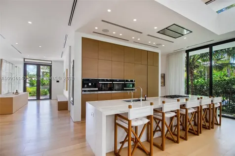 2300 Sunset Drive Miami Beach FL 33140