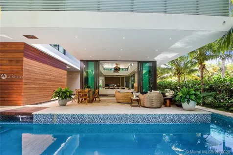 2300 Sunset Drive Miami Beach FL 33140