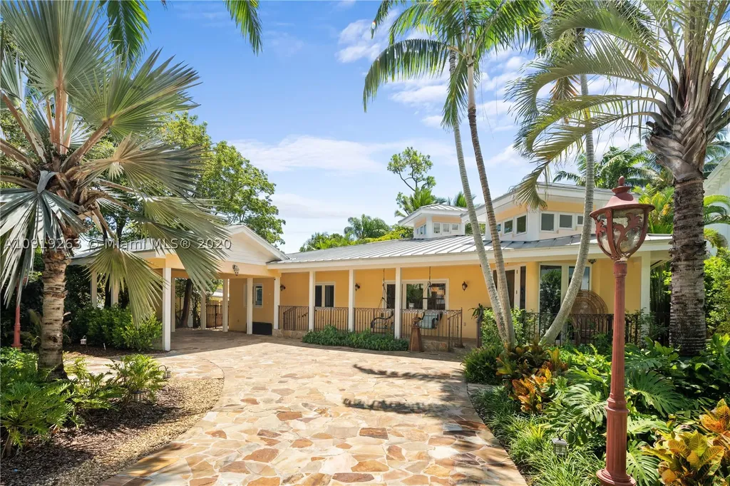 5046 SW 76th Street Miami FL 33143