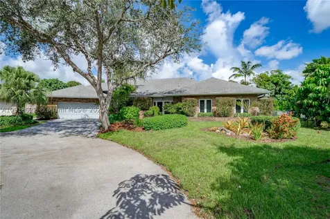 8710 Lake Dasha Terrace Plantation FL 33324