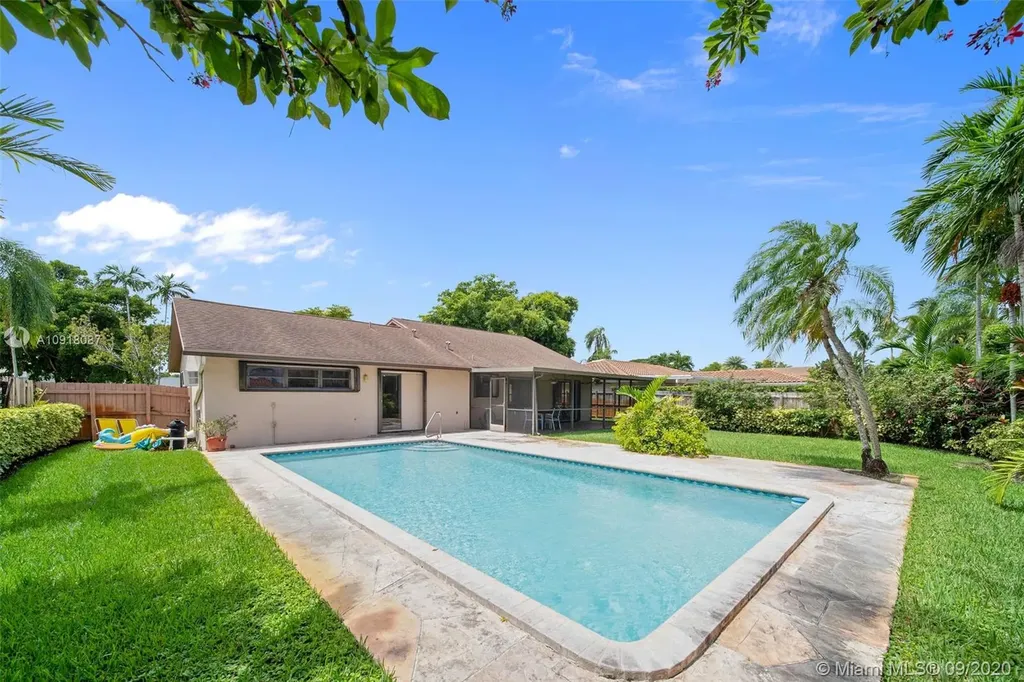 21121 NE 23rd Avenue Miami FL 33180