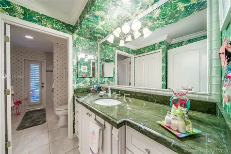 7437 SW 169th Terrace Palmetto Bay FL 33157