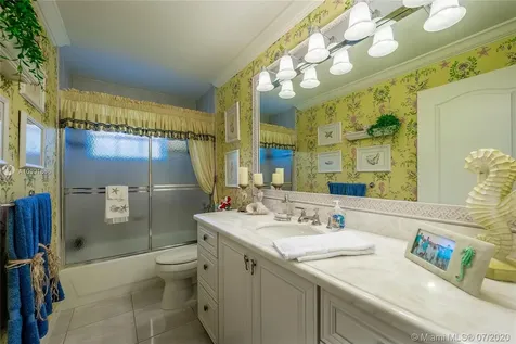 7437 SW 169th Terrace Palmetto Bay FL 33157