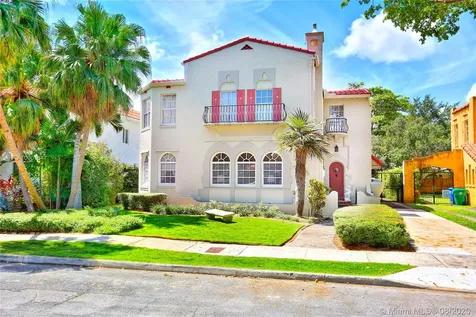 530 NE 59th Street Miami FL 33137