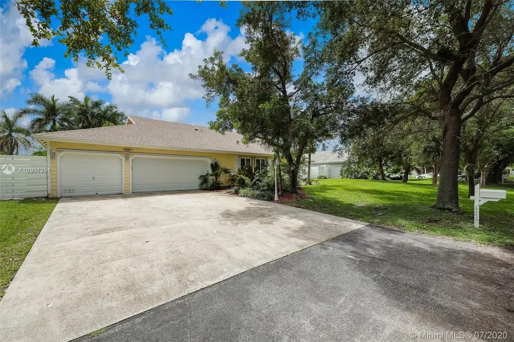 14821 SW 149th Avenue Miami FL 33196