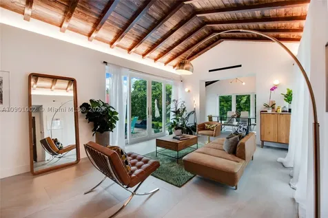 1641 SW 16th Street Miami FL 33145