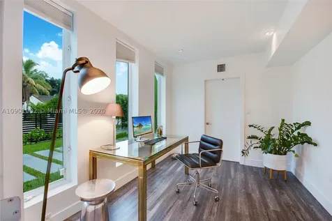1641 SW 16th Street Miami FL 33145