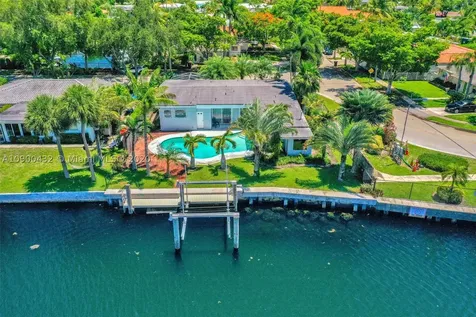 1985 Ixora Road North Miami FL 33181