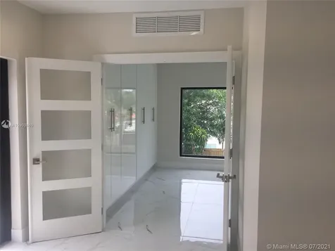 1570 Biarritz Drive Miami Beach FL 33141