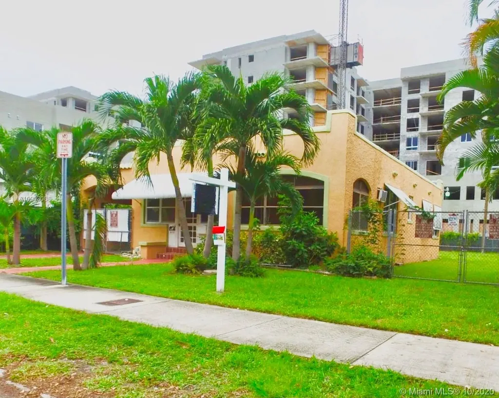 2113 SW 9th Street Miami FL 33135
