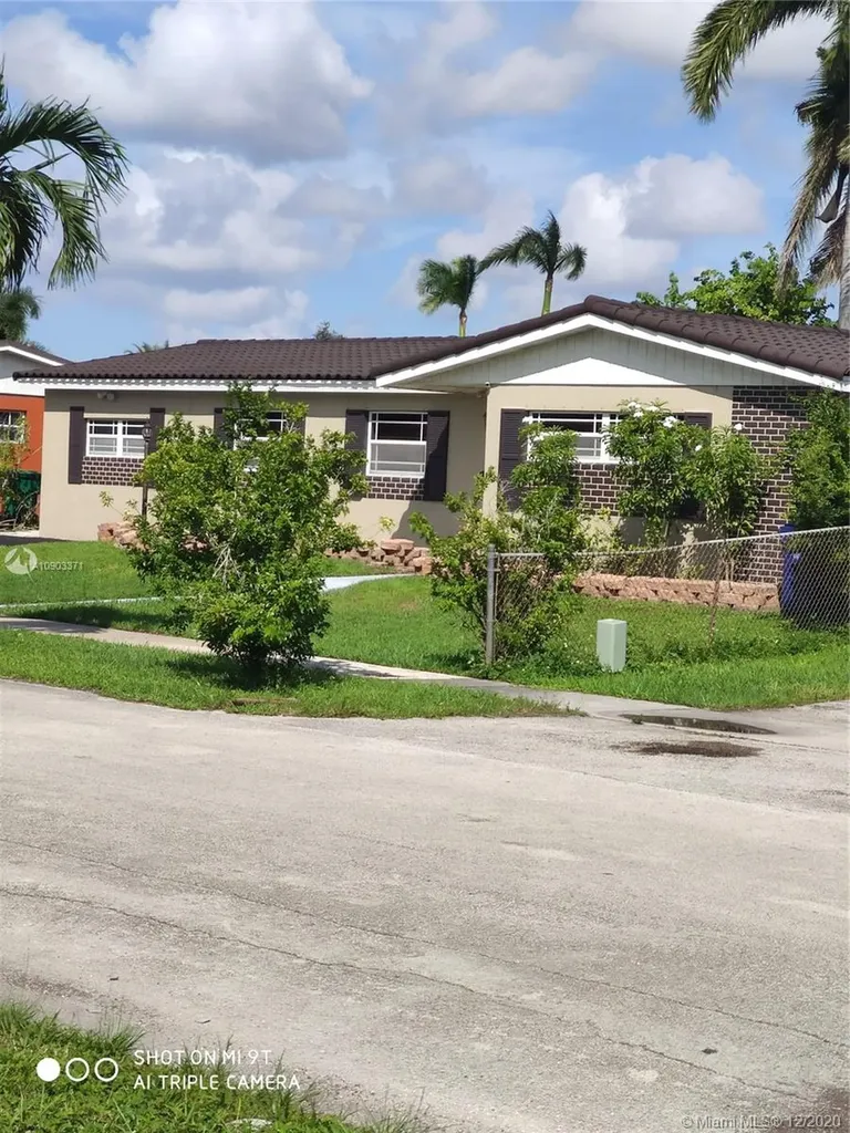 18241 NW 86th Avenue Hialeah FL 33015