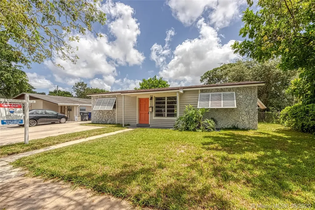 7220 Cleveland Street Hollywood FL 33024