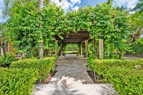 8205 NW 157th Terrace Miami Lakes FL 33016