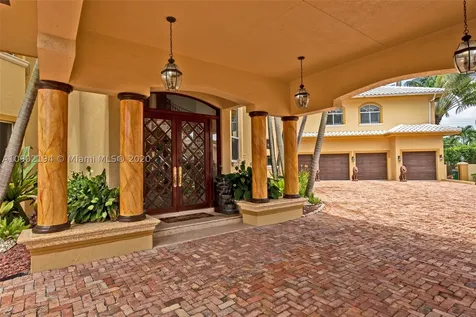 8205 NW 157th Terrace Miami Lakes FL 33016