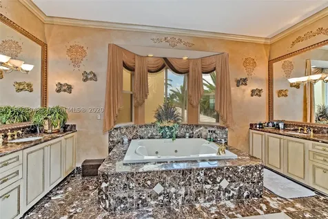 8205 NW 157th Terrace Miami Lakes FL 33016