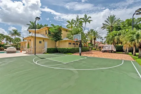 8205 NW 157th Terrace Miami Lakes FL 33016