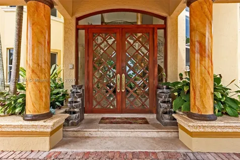 8205 NW 157th Terrace Miami Lakes FL 33016
