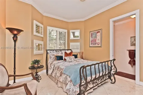 8205 NW 157th Terrace Miami Lakes FL 33016