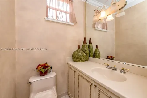 8205 NW 157th Terrace Miami Lakes FL 33016