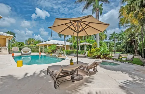 8205 NW 157th Terrace Miami Lakes FL 33016