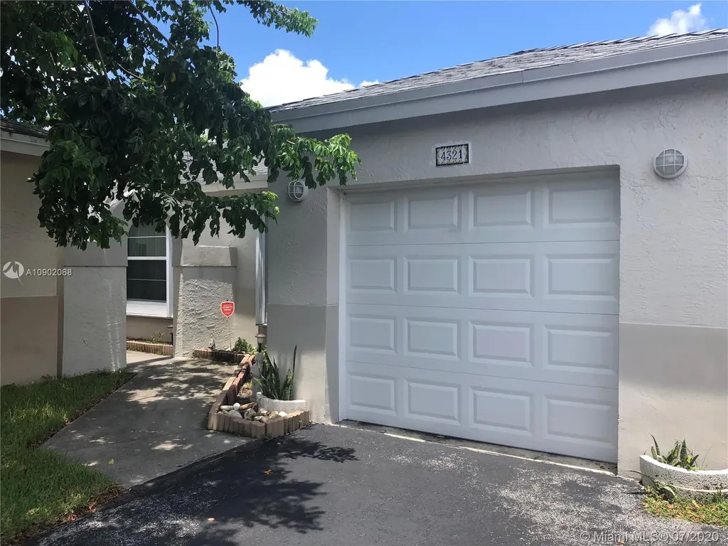 4321 SW 72nd Terrace Davie FL 33314