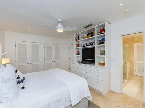 605 Warren Lane Key Biscayne FL 33149